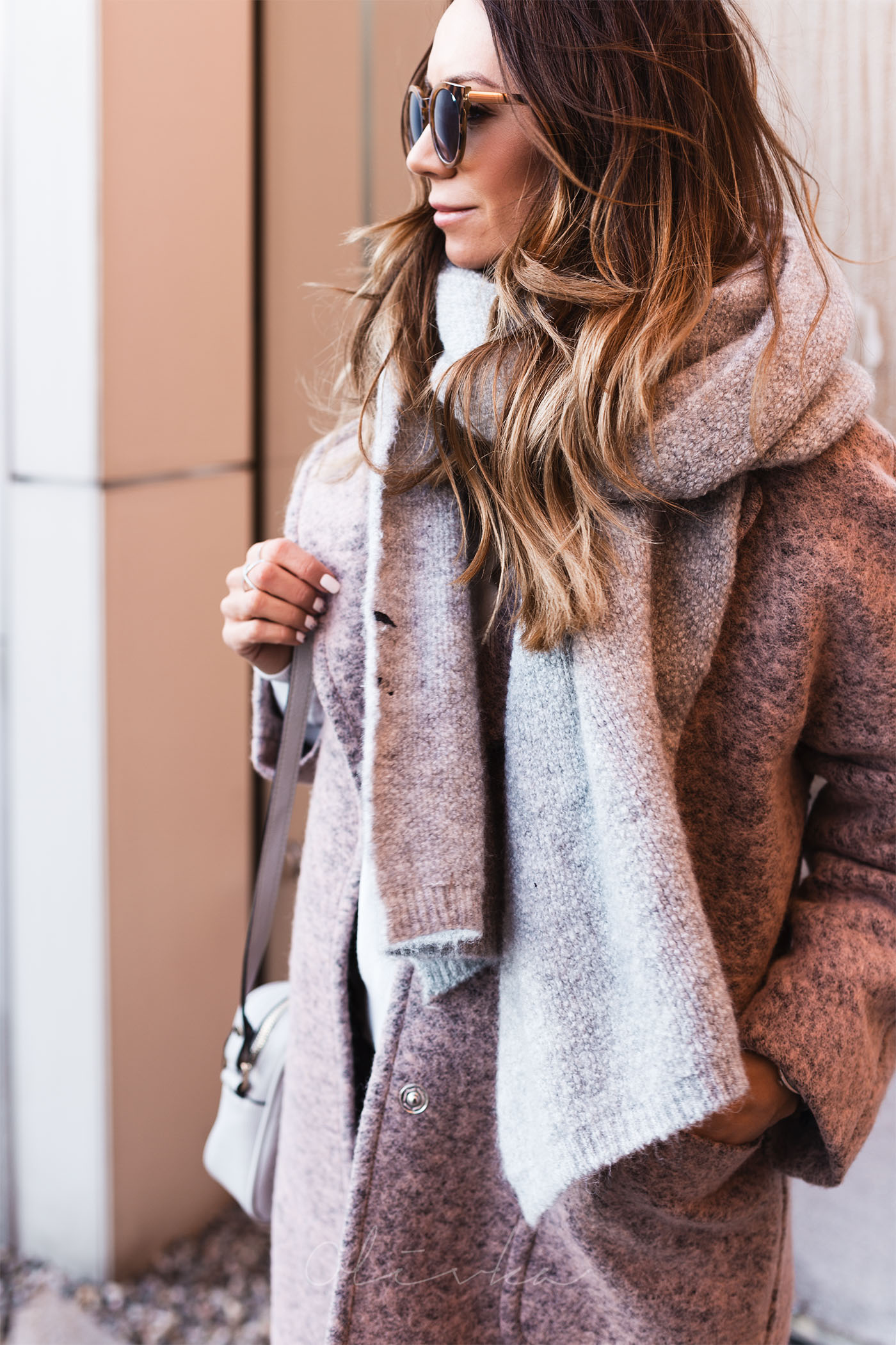 Płaszcz wełniany, płaszcz aggi, olivka blog, modna mama, szal zara