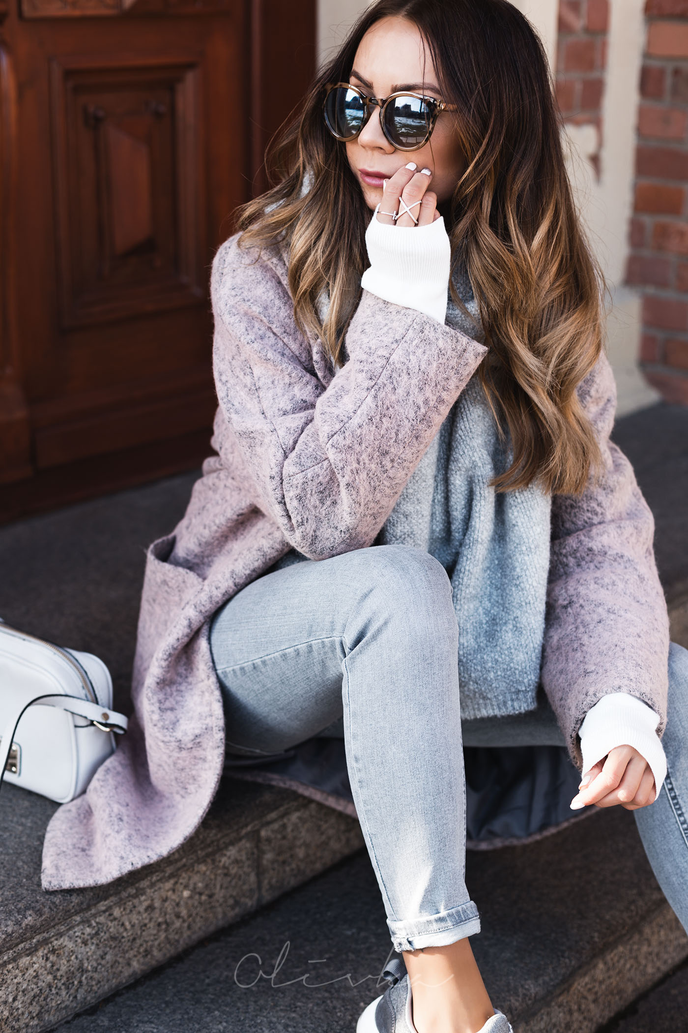 Płaszcz wełniany, płaszcz aggi, olivka blog, modna mama