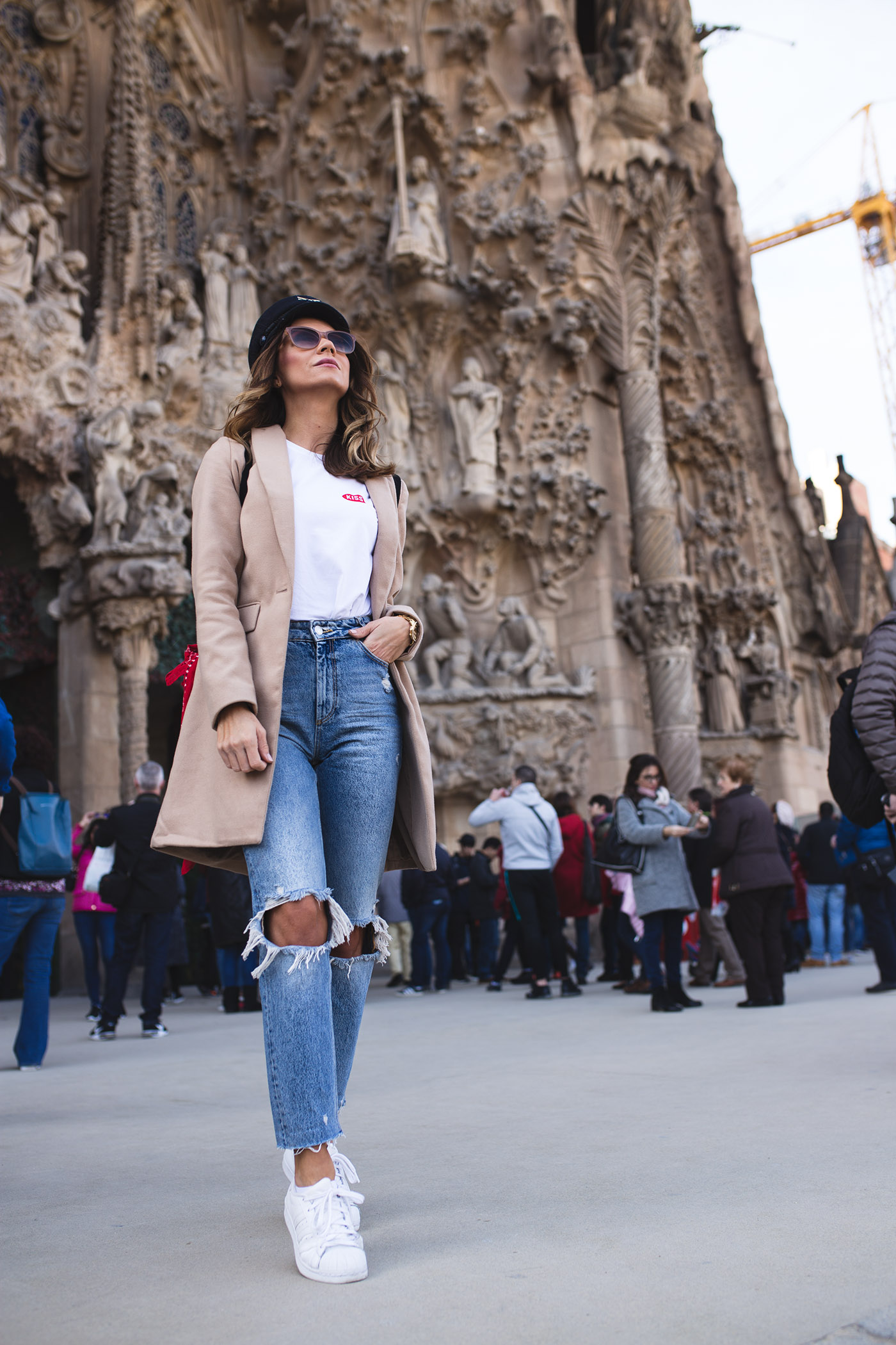 Sagrada Familia, Sagrada Familia Barcelona, plny lala, czapka Gigi Hadid, Olivka Blog, Barcelona, 