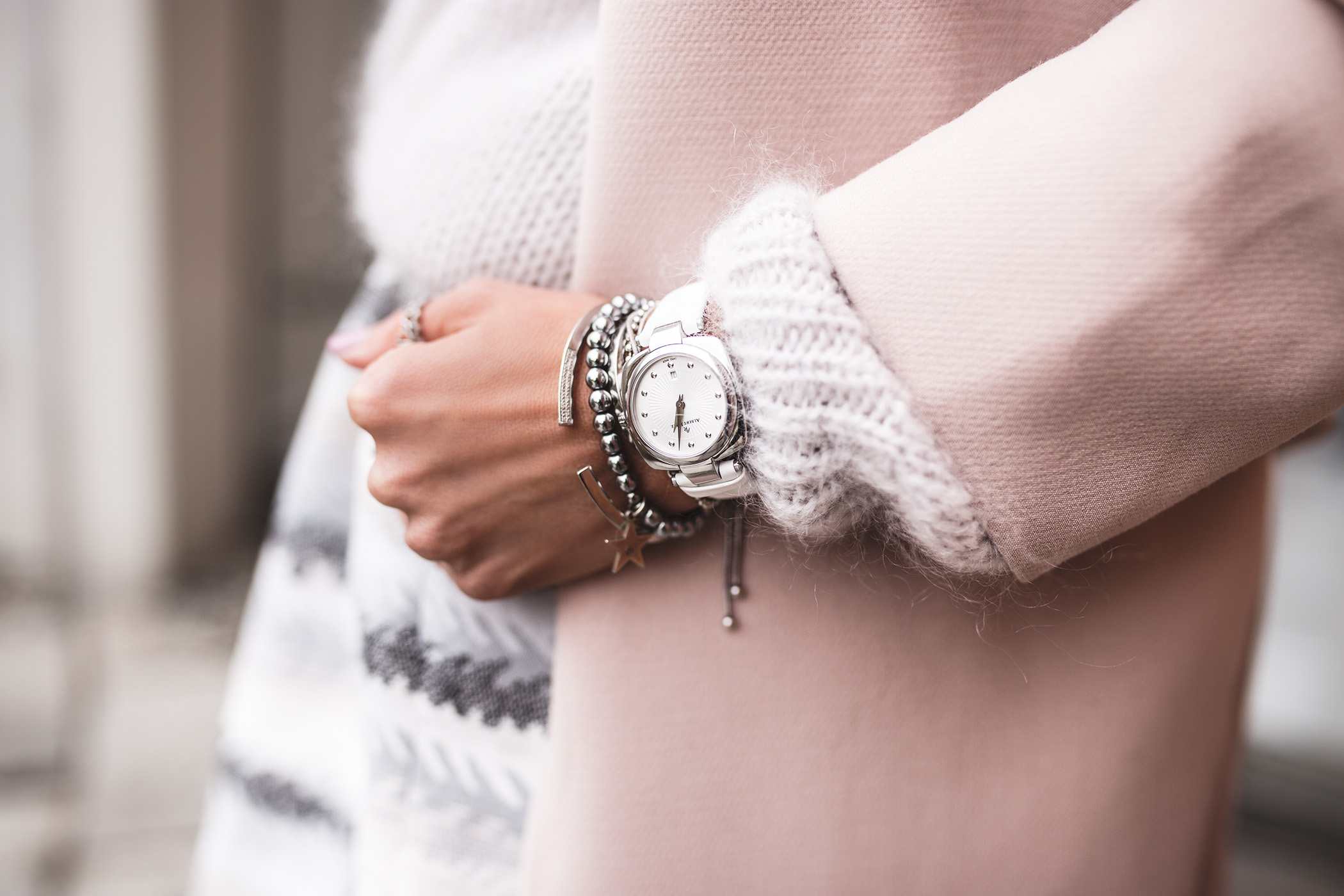 BUNNY THE STAR SPÓDNICA, BUNNY THE STAR SWETER, ZEGAREK APART