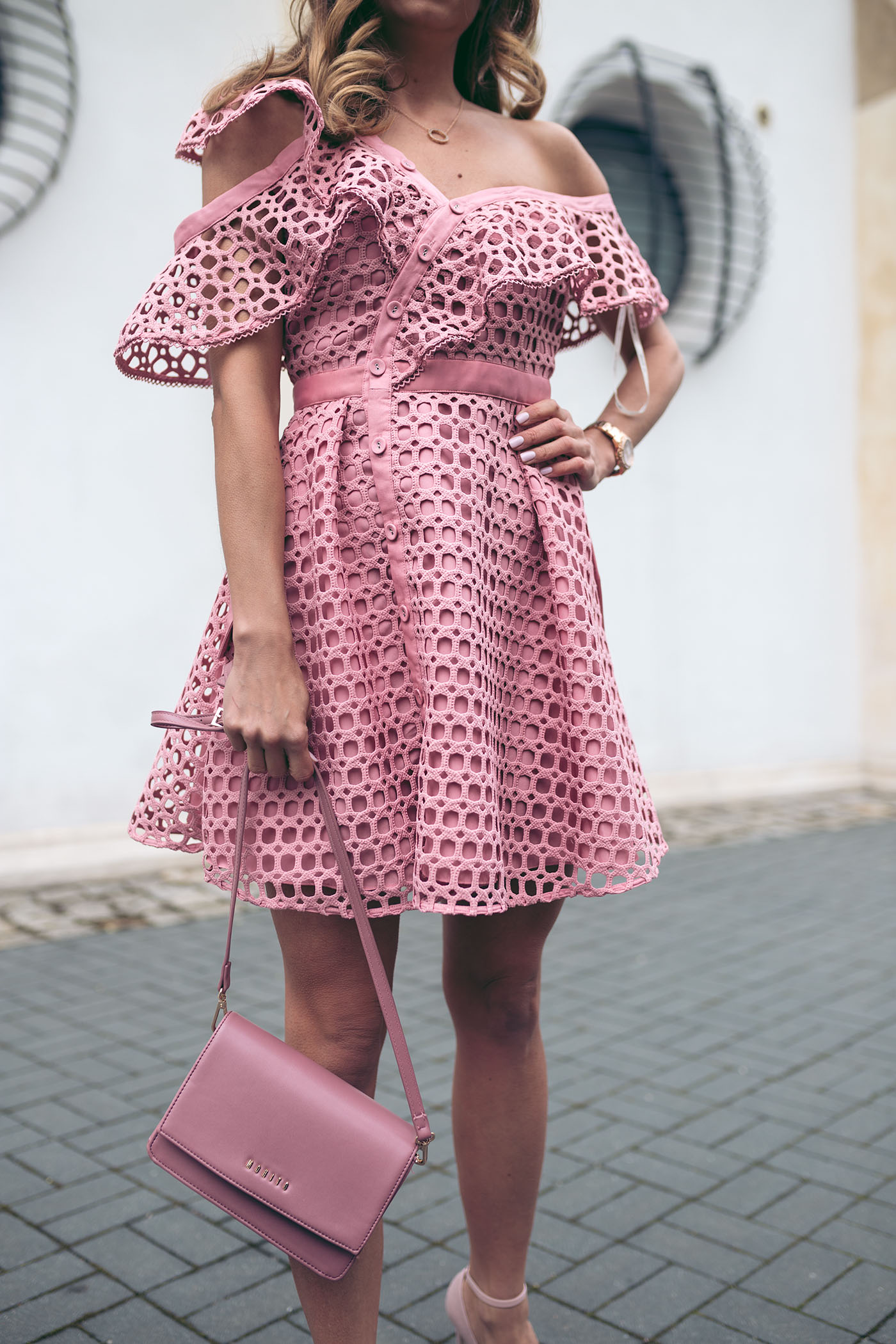 Sukienka Self Portrait, wypożyczalnia sukienek od projektantów, Self Portrait różowa, Love The Dress, najmodniejsza mama, love the dress