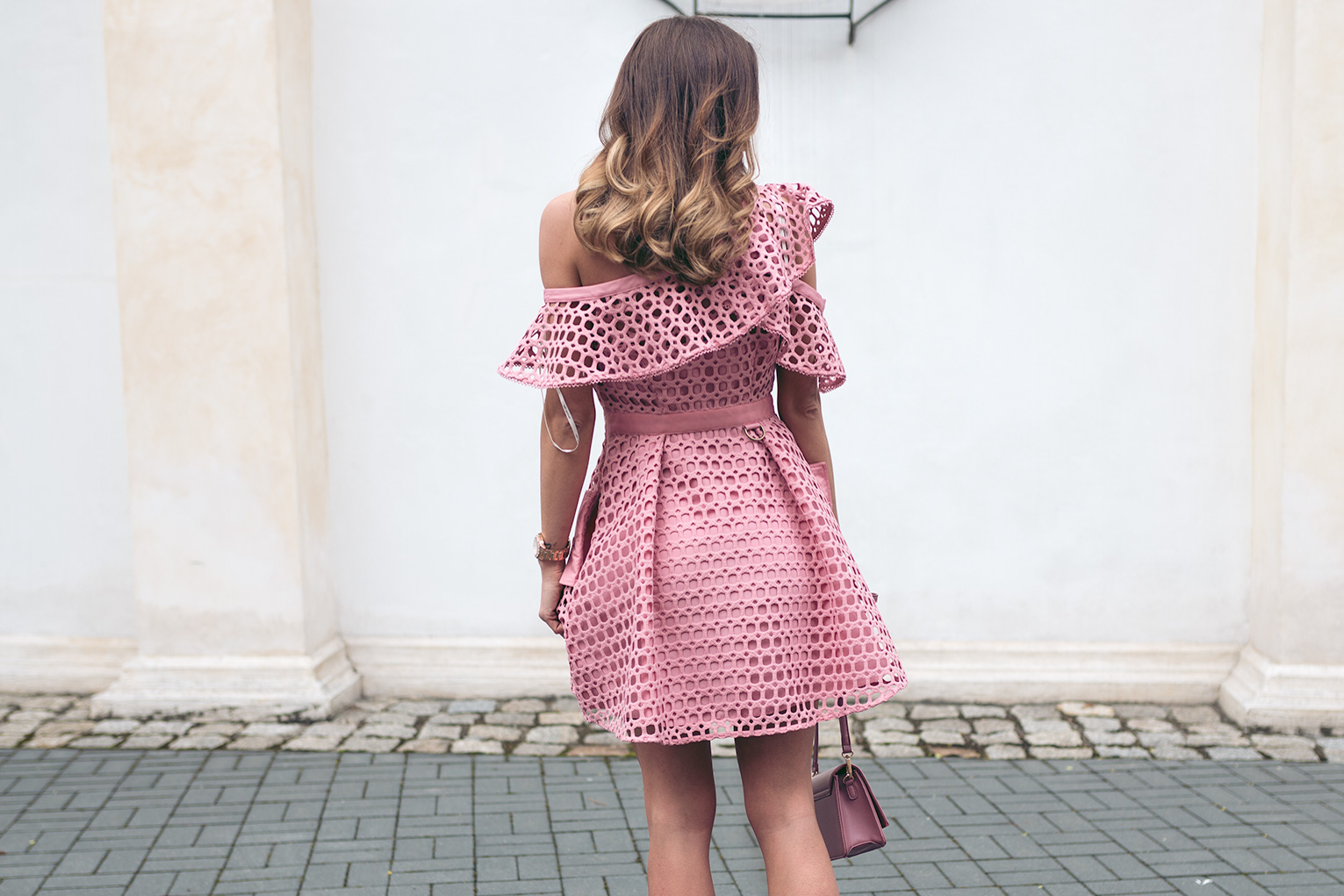 Sukienka Self Portrait, wypożyczalnia sukienek od projektantów, Self Portrait różowa, Love The Dress, najmodniejsza mama, love the dress