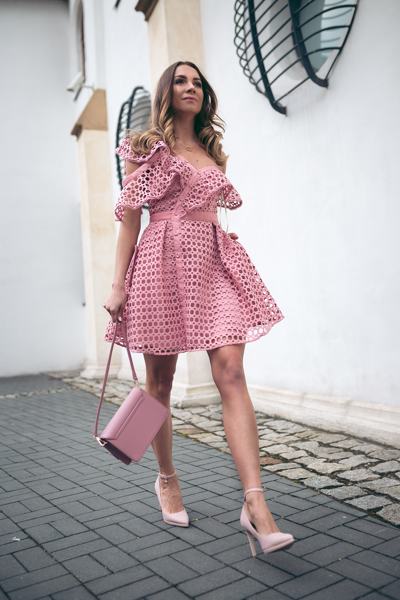 Sukienka Self Portrait, wypożyczalnia sukienek od projektantów, Self Portrait różowa, Love The Dress, najmodniejsza mama, love the dress