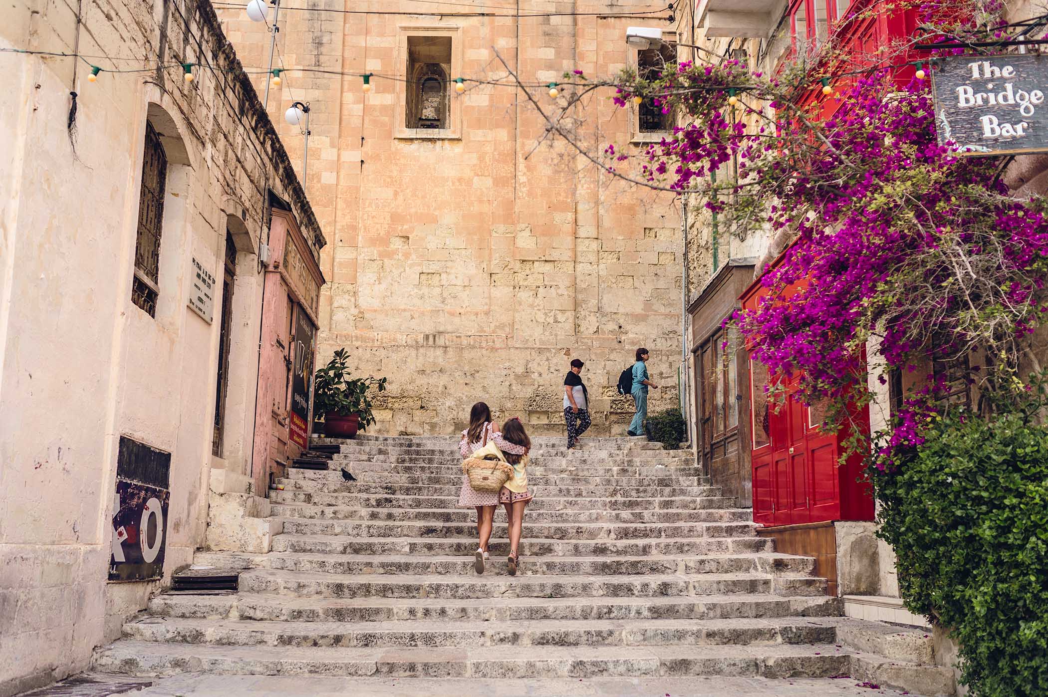 budka telefoniczna Malta, Malta, La Valletta ciekawoski, Valletta ciekawostki, Uliczki Valletty