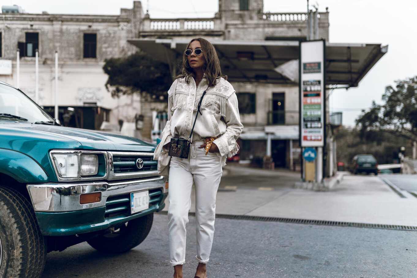 Ślady nowoczesności – stacja benzynowa w Mdinie