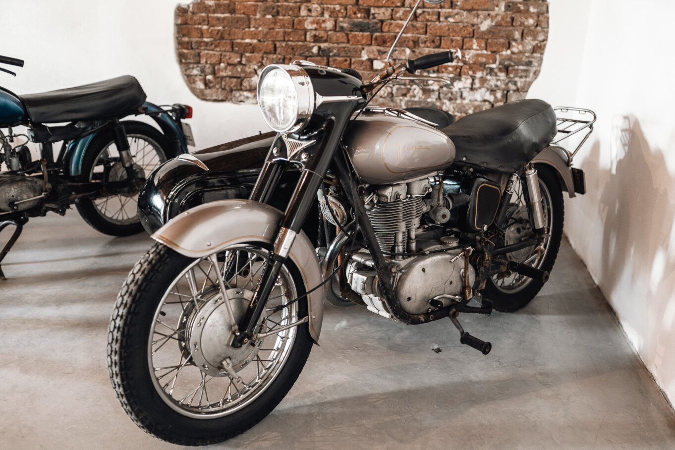 Zabytkowy motor w muzeum