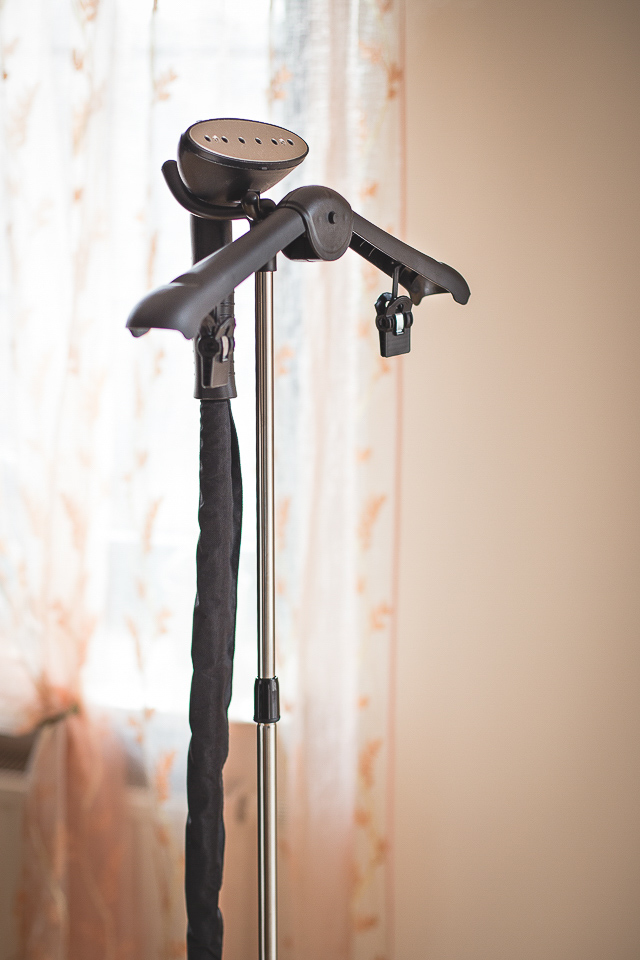 Wieszak z uchwytem na generator pary