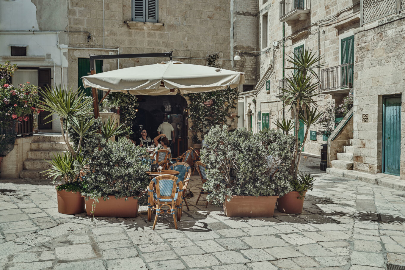 Zwiedzając Apulię warto odwiedzić słoneczne Polignano a Mare