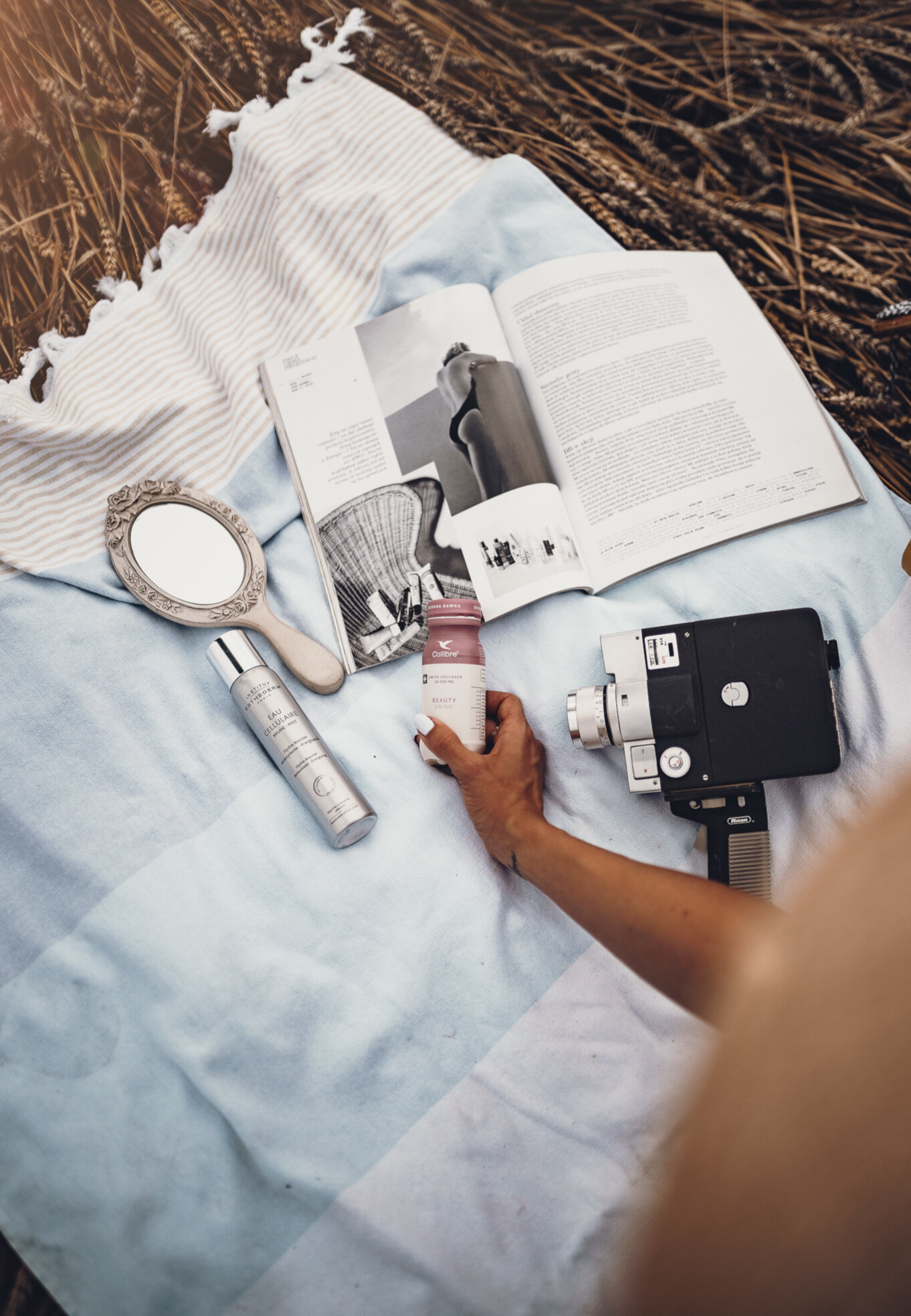 Mgiełka do twarzy, kolagen do picia i lusterko – żeby podziwiać efekty