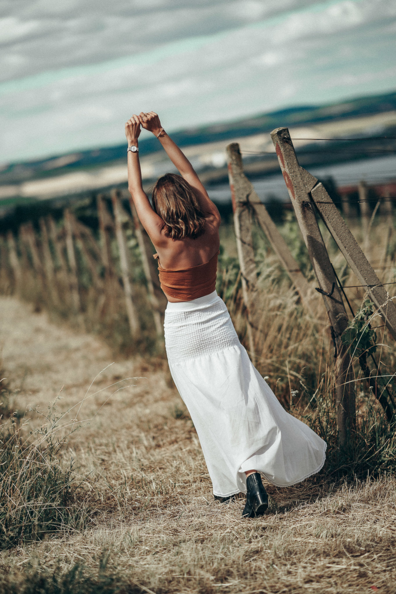 Spacer pośród łąk niedaleko malowniczego Mikulov