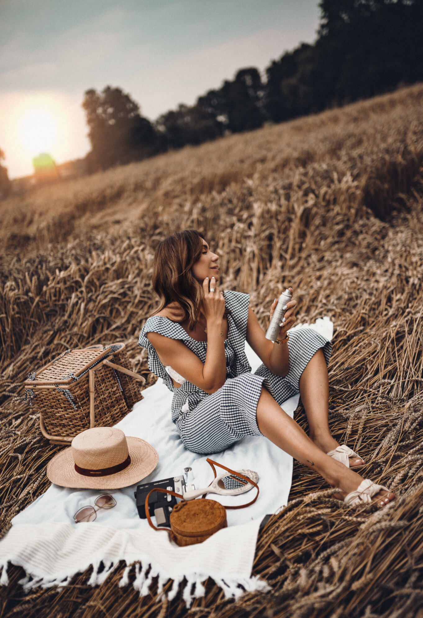 Codzienna pielęgnacja twarzy z wodą komórkową w mgiełce