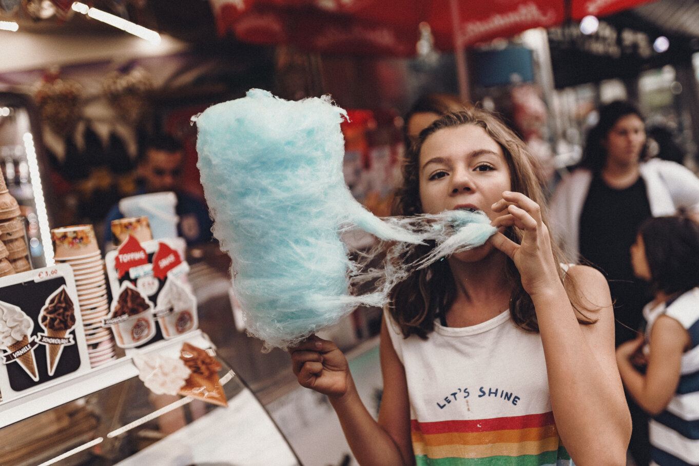 Nie ma wizyty w wesołym miasteczku bez waty cukrowej! Stoisko z watą cukrową w Prater Parku w Wiedniu