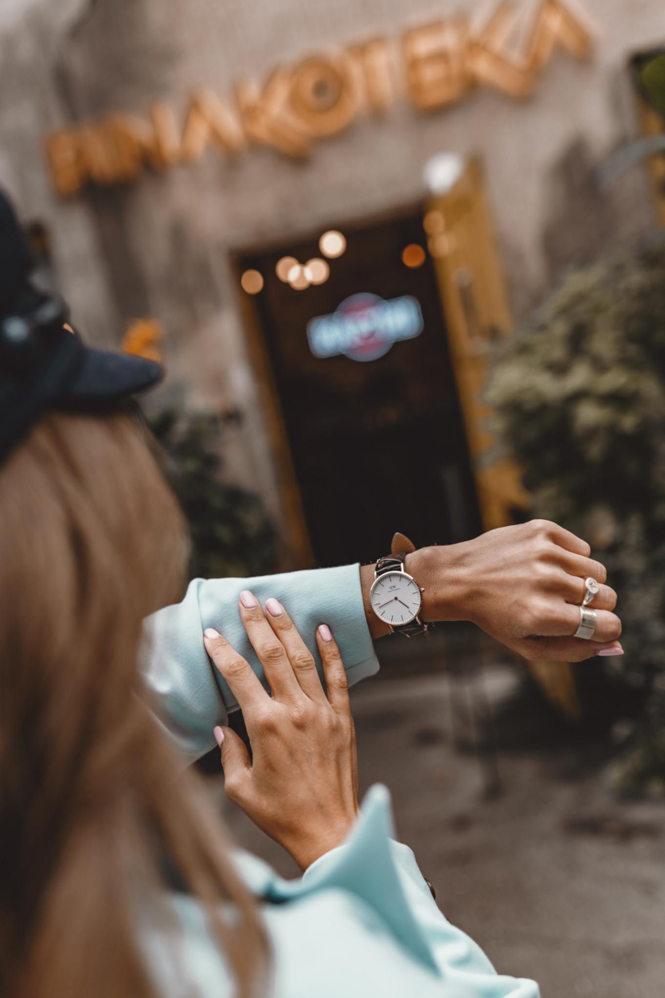 Do eleganckiej marynarki nie potrzeba wielu dodatków Żakiet z dodatkami