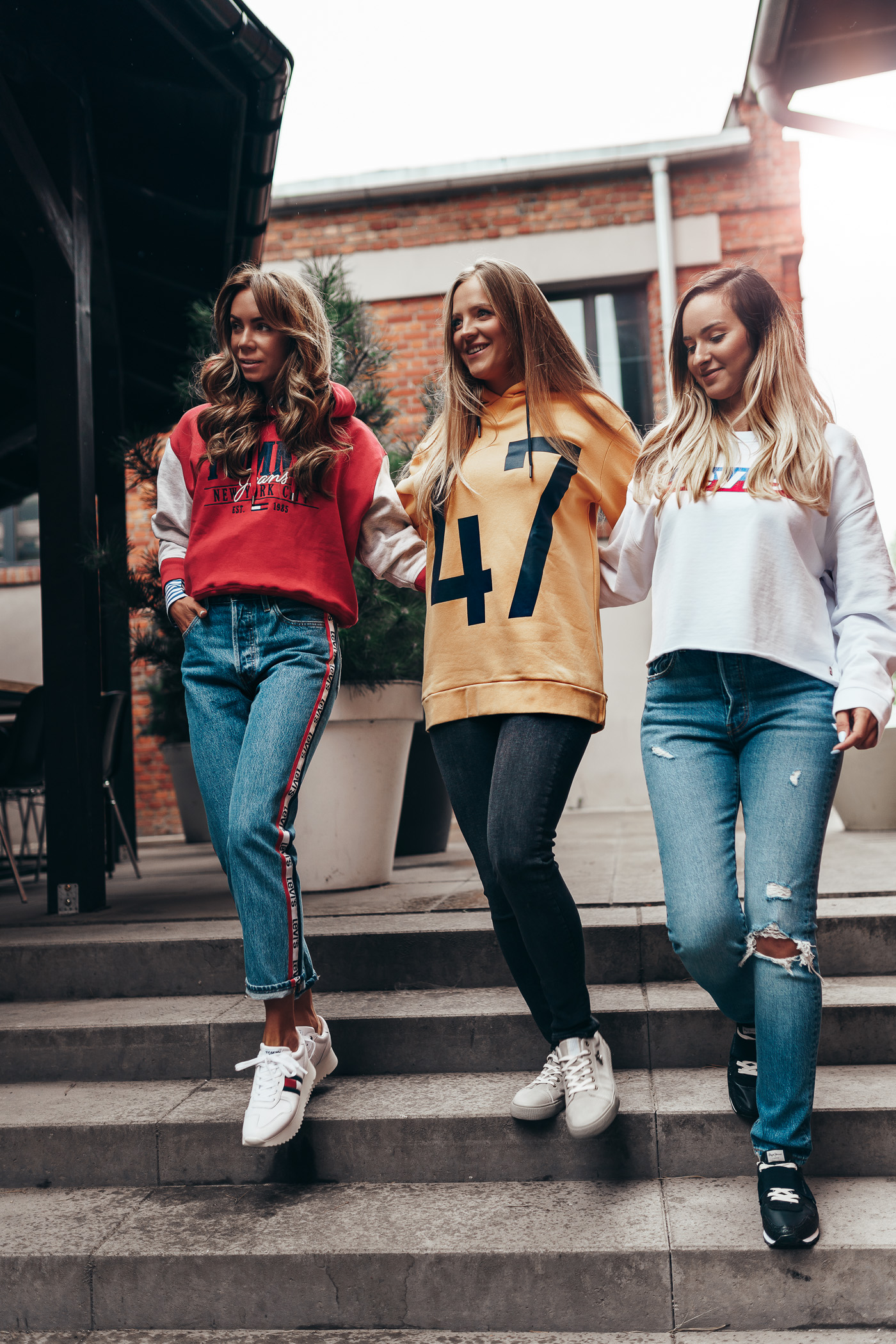 silesia jeans, dżinsy levis, bluza tommy jeans