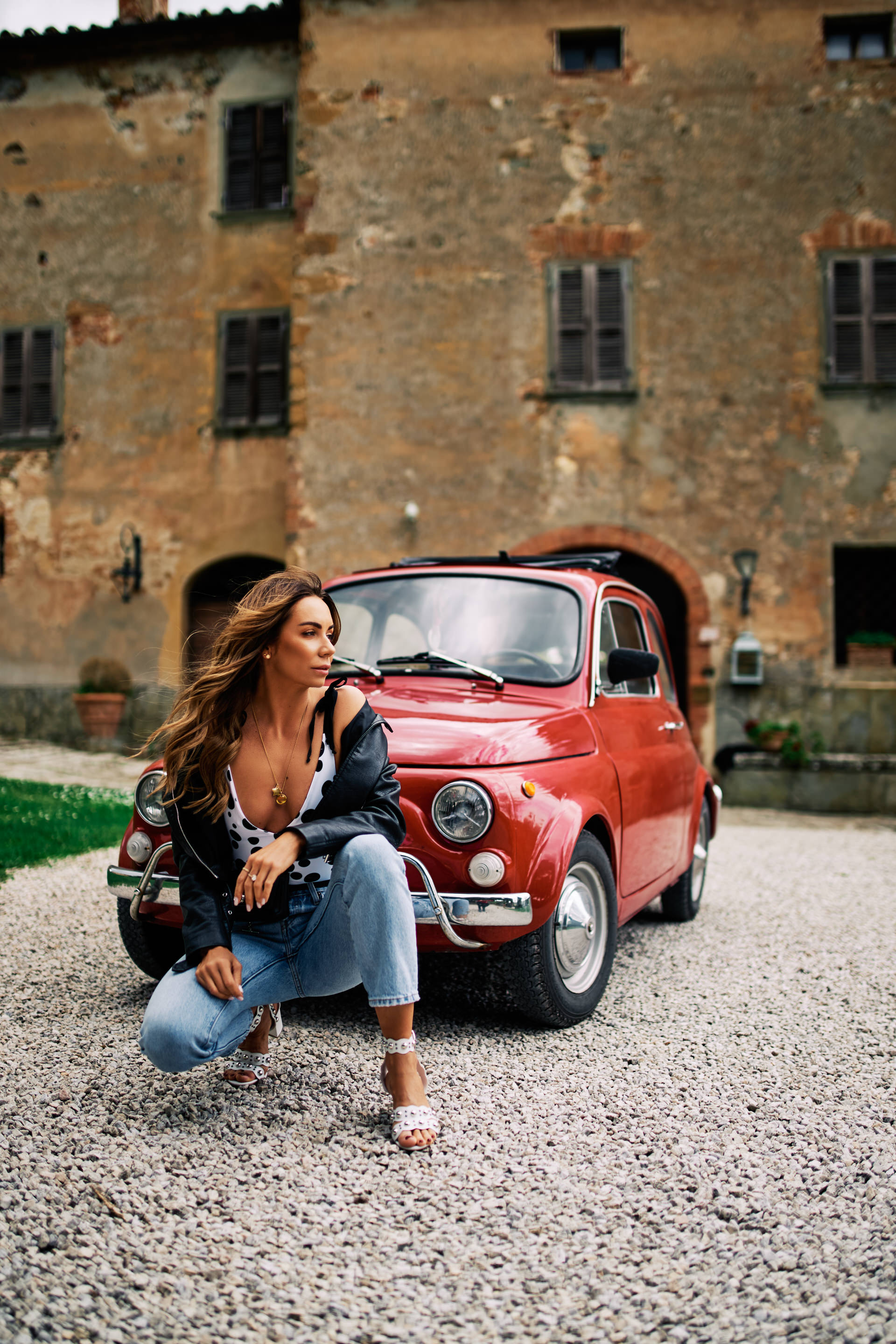 body, Levi's 501, sandały Guess, fiat 500 retro, agroturytyka Toskania