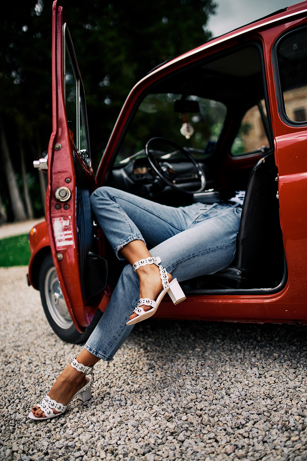  Levi's 501, sandały Guess, fiat 500 retro